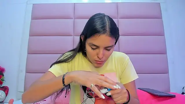 Catalinna 03 online show from April 9, 12:33 pm