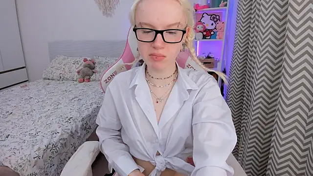 Mia WaterFall online show from February 6, 3:13 am