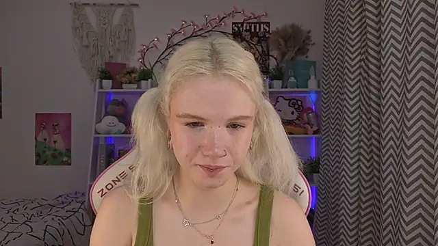Mia WaterFall online show from May 29, 3:23 am