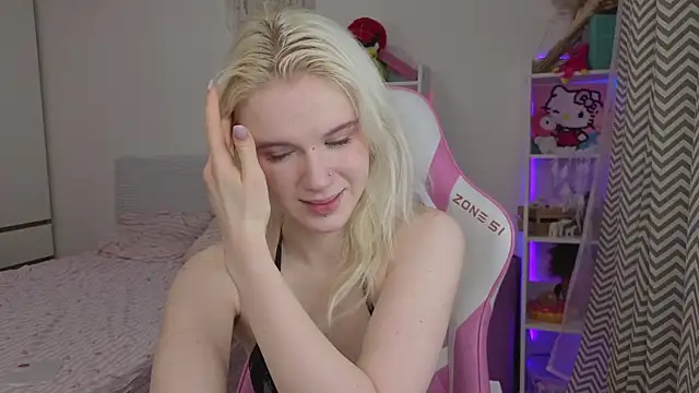 Mia WaterFall online show from April 6, 3:24 am