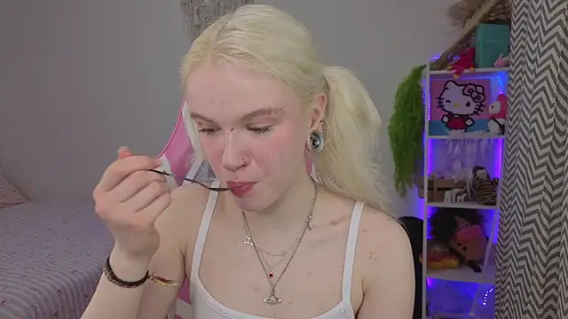 Mia WaterFall online show from April 14, 3:22 am