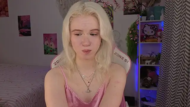 Mia WaterFall online show from May 17, 3:17 am