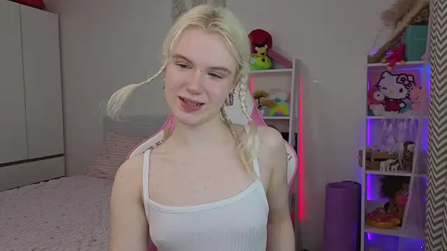 Mia WaterFall online show from April 7, 3:30 am