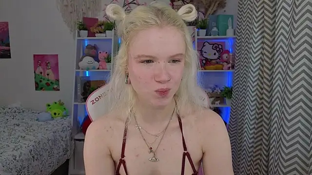 Mia WaterFall online show from May 8, 3:21 am