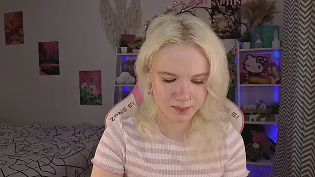 Mia WaterFall online show from May 28, 3:25 am