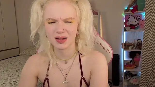 Mia WaterFall online show from March 24, 3:28 am