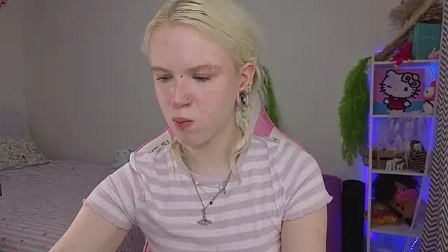 Mia WaterFall online show from April 26, 3:37 am