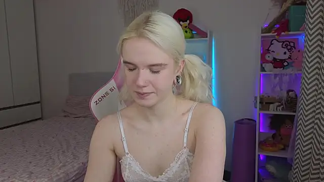 Mia WaterFall online show from April 5, 3:24 am