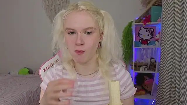 Mia WaterFall online show from April 19, 3:29 am