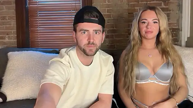 ThePrincessPeach online show from April 7, 11:28 pm