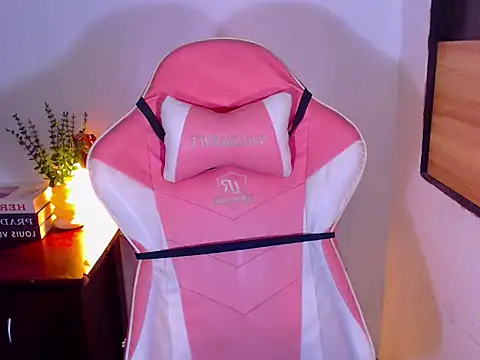 SeducingMonica online show from February 17, 11:57 pm