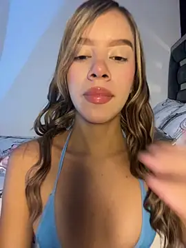 BellaMoon  online show from March 4, 5:42 pm