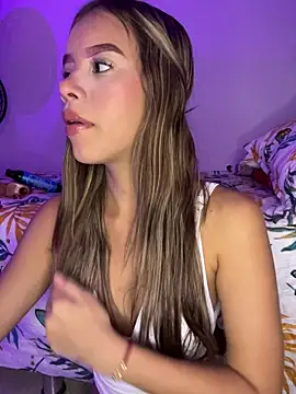 BellaMoon  online show from March 15, 12:17 am