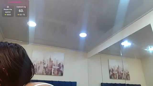 MaddieQuinn online show from March 31, 1:24 pm