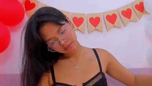 victoriavelasquez  online show from February 21, 2:52 pm