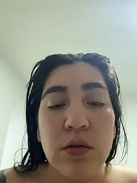 Snapshot of KathiaJenner chatting on February 26, 11:49 pm KathiaJenner online show from February 26, 11:49 pm