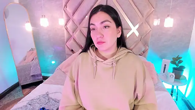 Snapshot of KathiaJenner chatting on February 19, 12:02 pm KathiaJenner online show from February 19, 12:02 pm