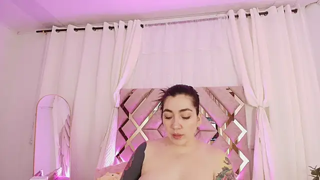KathiaJenner online show from April 26, 10:34 am