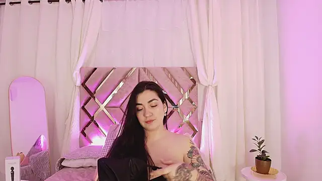 KathiaJenner online show from April 17, 11:35 am