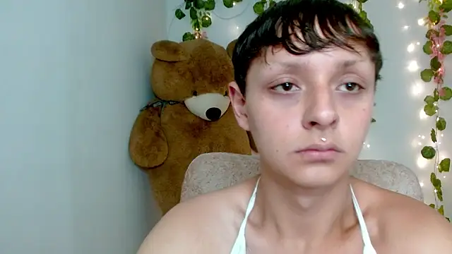 Snapshot of princess1609 chatting on February 16, 1:10 pm princess1609 online show from February 16, 1:10 pm