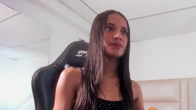 emily  mcqueen online show from April 22, 1:12 am