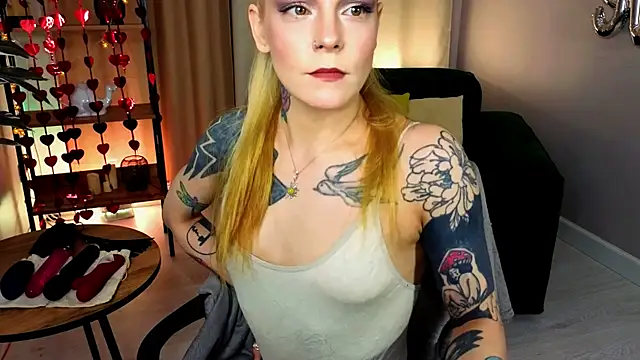 cherrie sherry online show from February 19, 9:01 pm