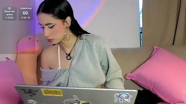 Snapshot of Samantha_Ros chatting on June 16, 11:43 am Samantha Ros online show from June 16, 11:43 am