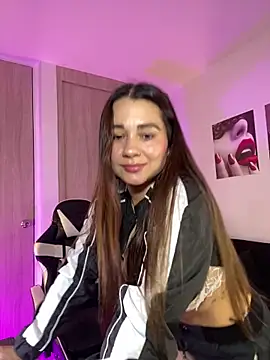 Snapshot of saray_mendozaa chatting on June 5, 11:21 pm saray mendozaa online show from June 5, 11:21 pm