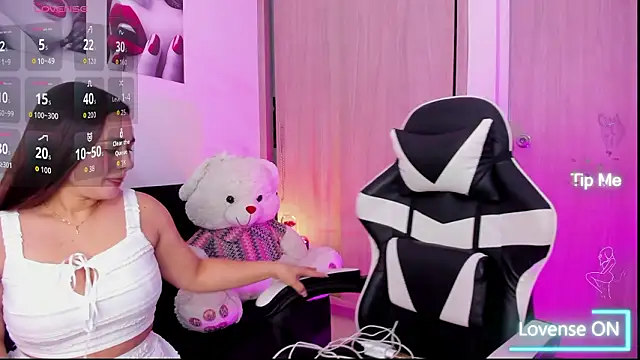 saray mendozaa online show from March 5, 8:05 pm