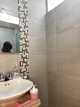 saray mendozaa online show from February 15, 6:07 pm