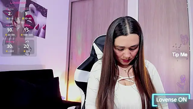 saray mendozaa online show from April 5, 8:15 pm