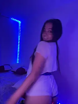 laraa rous online show from February 26, 11:38 pm