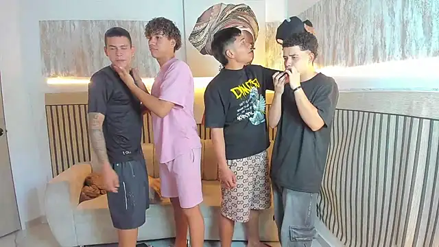 friendslikeplay online show from February 9, 10:08 pm