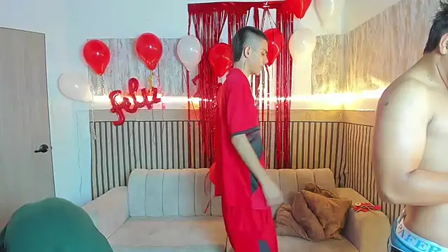 friendslikeplay online show from February 14, 10:10 pm