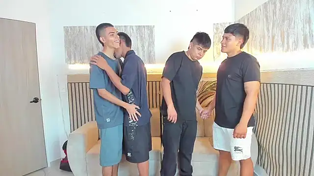 friendslikeplay online show from February 6, 9:22 pm