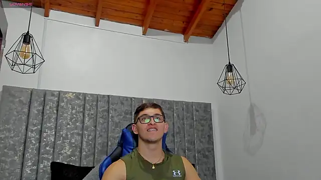 Calvin Hunter online show from March 19, 1:16 am