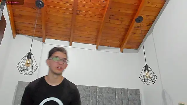 Snapshot of Calvin_Hunter chatting on July 6, 3:02 am Calvin Hunter online show from July 6, 3:02 am