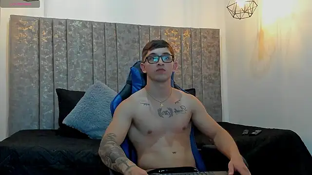 Calvin Hunter online show from March 15, 12:50 am