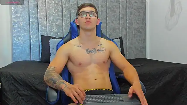 Calvin Hunter online show from April 12, 10:02 pm