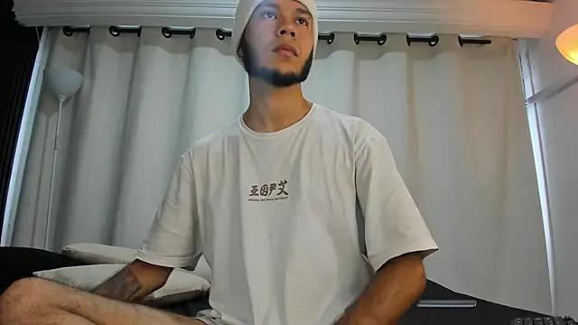 Liam Noir online show from January 17, 1:37 pm