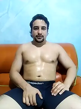 Snapshot of AxelWhitte chatting on February 16, 6:06 pm AxelWhitte online show from February 16, 6:06 pm