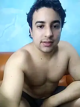 Snapshot of AxelWhitte chatting on February 21, 7:05 pm AxelWhitte online show from February 21, 7:05 pm