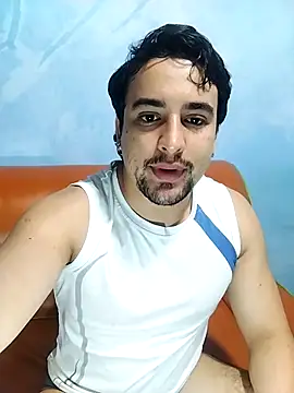 Snapshot of AxelWhitte chatting on February 9, 1:58 am AxelWhitte online show from February 9, 1:58 am