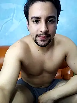 Snapshot of AxelWhitte chatting on February 14, 7:03 pm AxelWhitte online show from February 14, 7:03 pm