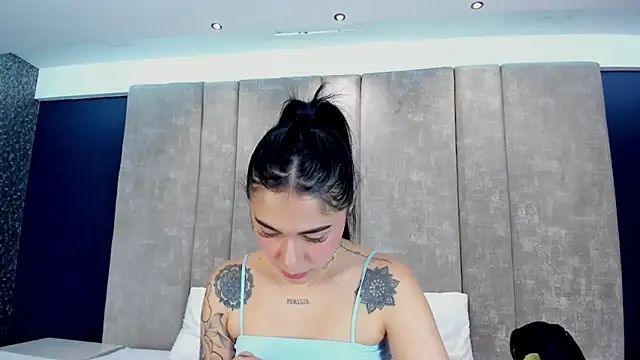 moonlight    online show from January 17, 5:49 pm