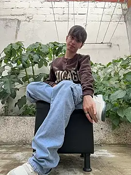 Naim TheKing online show from March 1, 9:48 pm