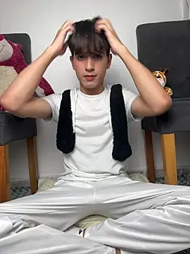 Naim TheKing online show from February 3, 1:49 am