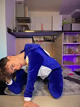 Naim TheKing online show from April 14, 2:44 pm