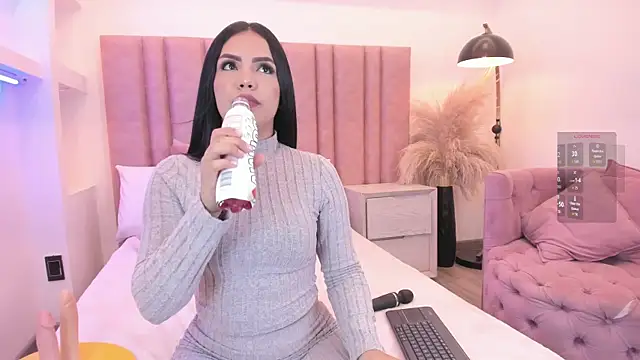 Im LunaLuxe online show from April 8, 9:05 pm