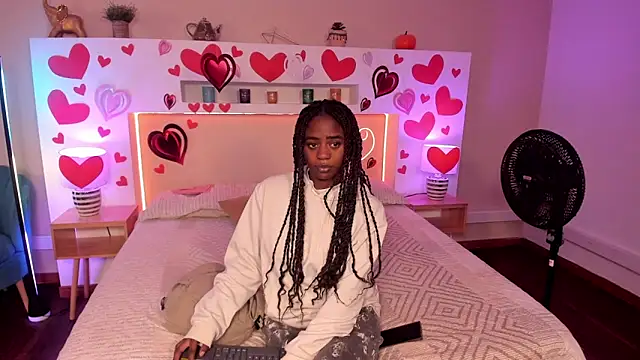 naomi campell online show from February 14, 11:32 am